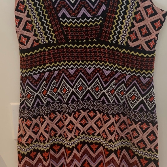 Akemi + kin geo embroidered dress for Anthropologie - Picture 2 of 6